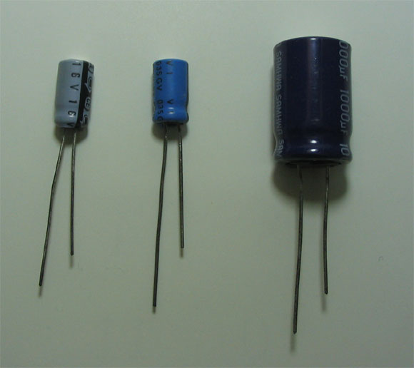 전해 콘덴서의 모양