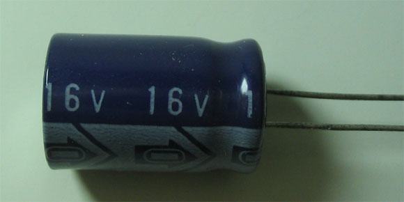 전해 콘덴서의 표시